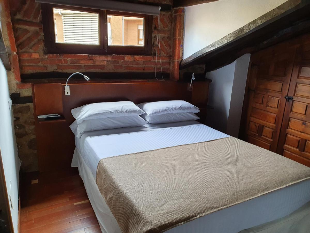 Ermita 1883 Hotel Puente San Miguel Buitenkant foto